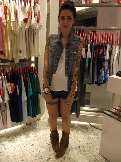Botas com franjas.