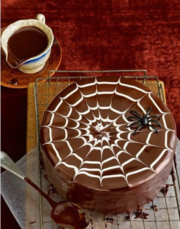 Halloween cake, very simple but very effective! Make your own: http://www.cakescookiesandcraftsshop.co.uk/