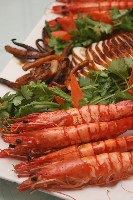 Grilled live prawns and cuttlefish