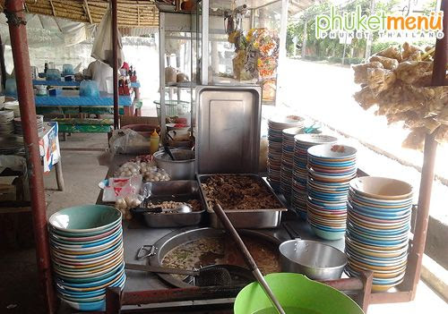 ก๋วยเตี๋ยวโบราณ สูตรเด็ดแม่บุญมา (เจ้าเก่า) ก๋วยเตี๋ยวโบราณ สูตรเด็ดแม่บุญมา (เจ้าเก่า)