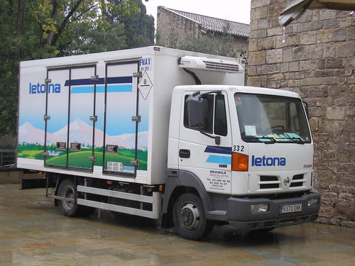 Nissan Atleon de l'empresa LETONA