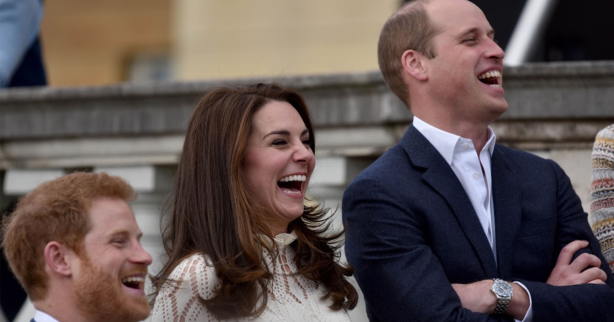 how much money does the royal family make england