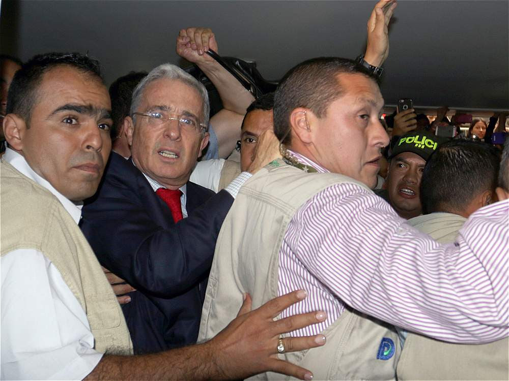 La Colmena: Momentos de angustia vivió Álvaro Uribe en la Universidad Libre  de Pereira