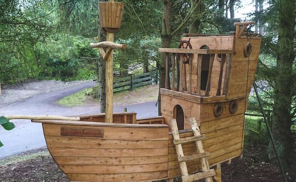 boat-tree-house-diy