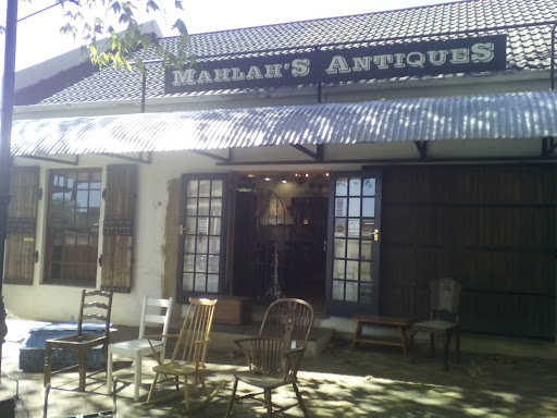 Mahlah's Antiques and Collectables.