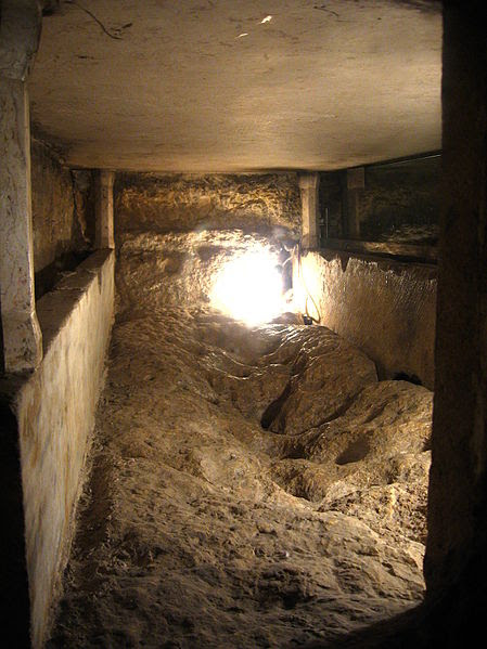 File:4972-20080122-0741UTC--jerusalem-mary-sarcophagus.jpg