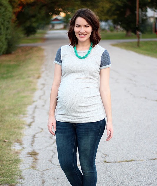 Maternity Style: Jeans To Welcome November | The Cream to My Coffee