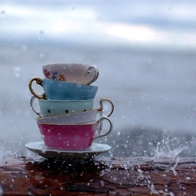lolinha:
brokenclouds: via artpixie: How adorbs would a tea party be? Its an excuse for a new dress!
