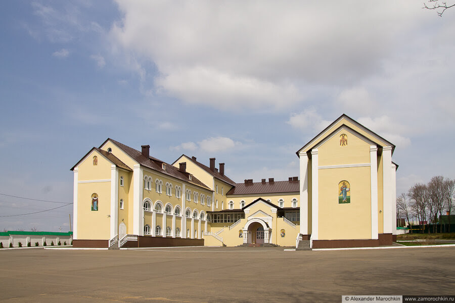 Гостиница Макаровская паломнического центра Иоанно-Богословского Макаровского мужского монастыря