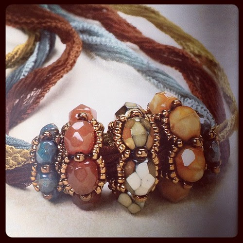 Design by Julia Gerlach from the book Stylish Jewelry Your Way.