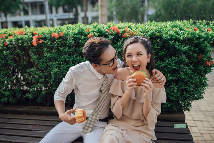 6 dấu hiệu nhận rõ chàng trai thật lòng yêu bạn hay chỉ giả vờ