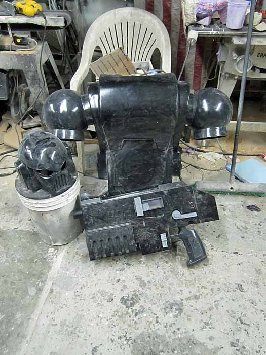 SM Backpack Bolter and Helmet