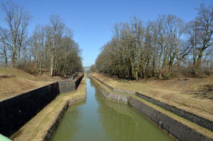 LE CANAL DE BOURGOGNE