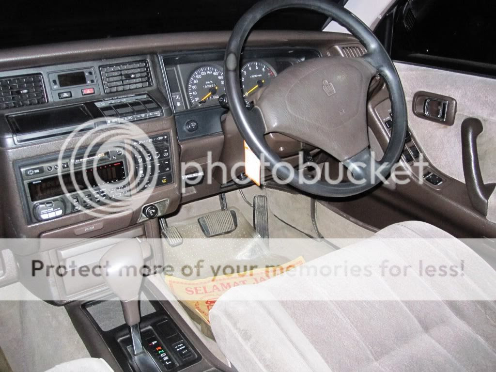 FS Toyota Crown Royal Saloon 30 1995 Matic Champaigne FS Toyota Crown Royal Saloon 30 1995 Matic Champaigne