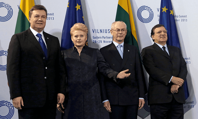 Виктор Янукович (слева) во время саммита «Восточного партнерства»