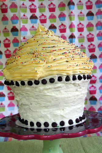 completed giant cupcake