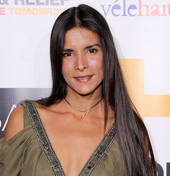 Photo patricia velasquez World First