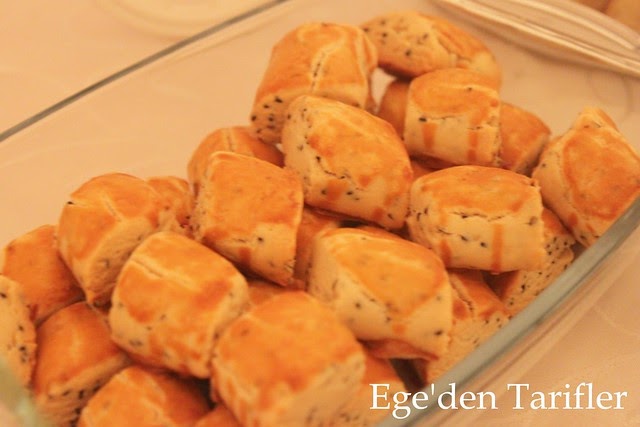 Çörekotlu Tuzlu Kurabiye