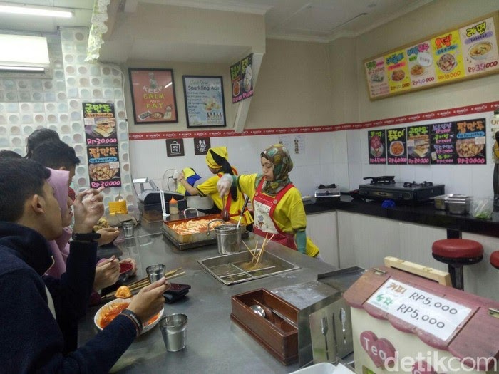 Usai Belanja Di Supermarket Korea Ini Dapat Jajan Oden Dan Tteok-Bokki