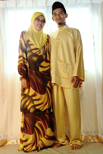 ADUKATARUNA Baju raya warna kuning ADUKATARUNA Baju raya warna kuning