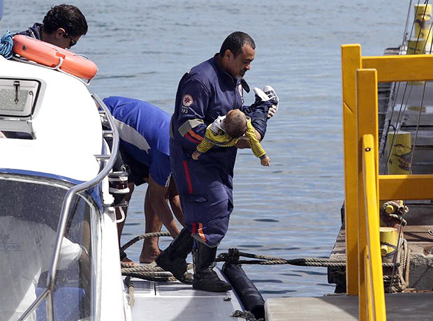 Chega a 22 o número de mortos no naufrágio da Bahia - Blog do ...