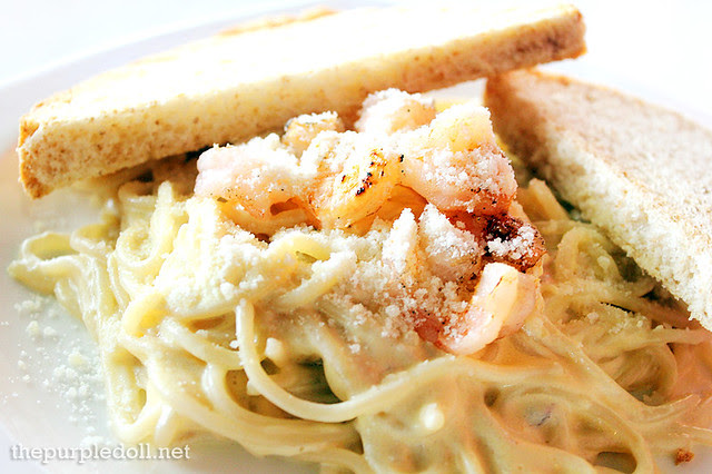 Roasted Garlic and Shrimp Pasta P195