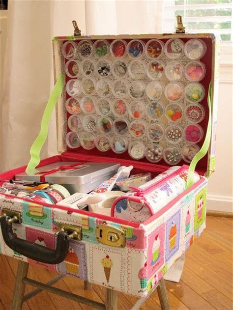 18 DIY Old Suitcase Projects DIY to Make 18 DIY Old Suitcase Projects DIY to Make