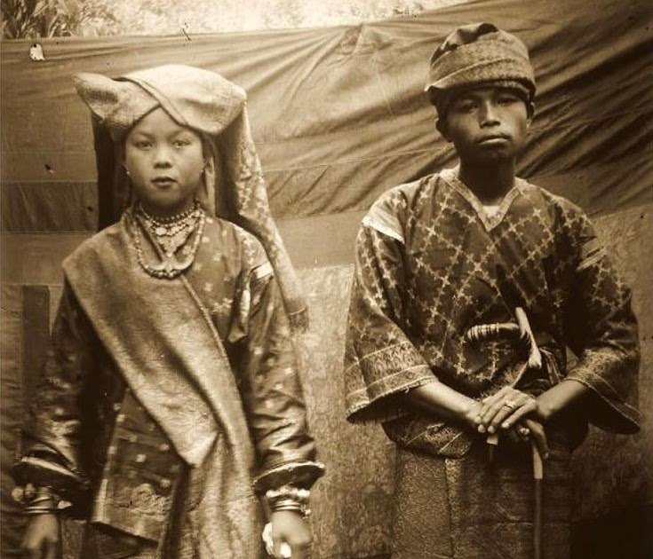 Baju Kurung Dari Sumatera Barat - BAJUKU