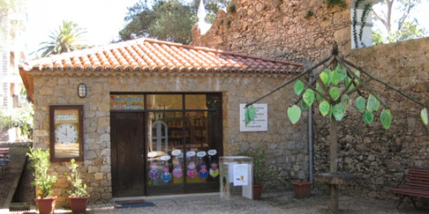Biblioteca Municipal de Cascais - Infantil e Juvenil