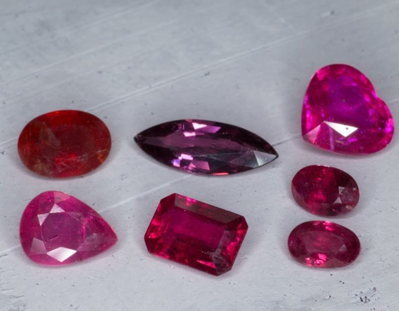 Рубин Rubin The color of a ruby is due to the element