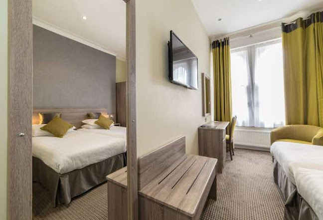 Reviews of Phoenix Hotel in London - Hotel