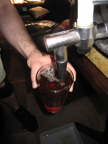 Pouring the firkin (02)
