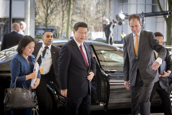 สี จิ้นผิง ที่มาภาพ : http://www3.pictures.zimbio.com/gi/Xi+Jinping+Nuclear+Security+Summit+2014+rVIVeH6XQg5l.jpg