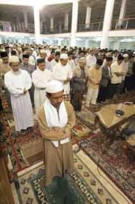 12 Azab Meninggalkan Sholat Dalam sebuah hadist Rasulullah pernah beersabda 12 Azab Meninggalkan Sholat