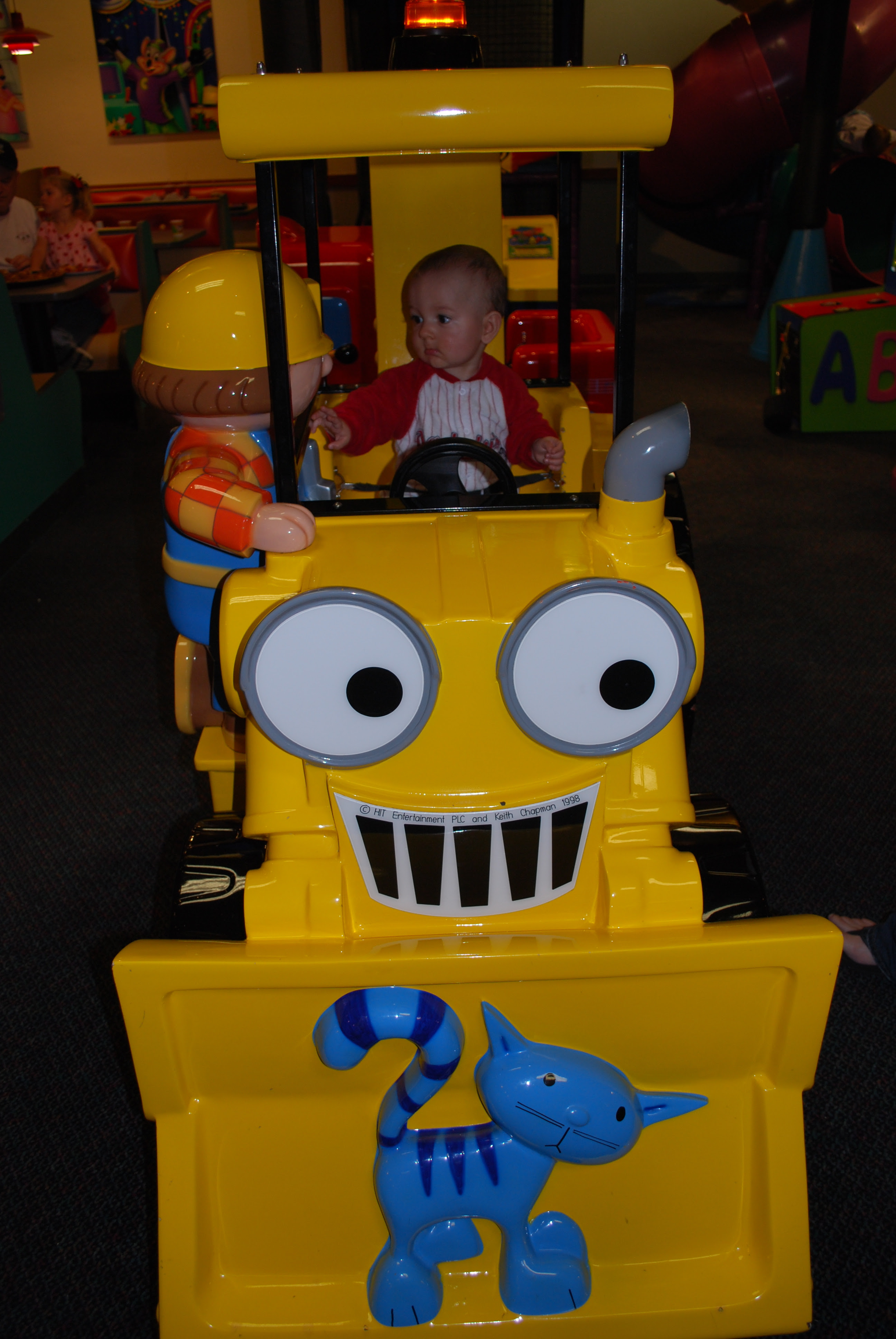 The Sneed Family Blog: Owen's First Trip to Chuck E. Cheese!