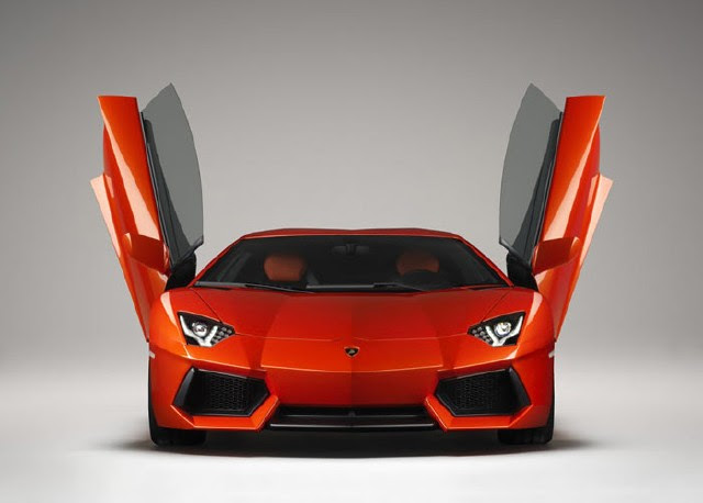 سيارة لامبورغيني أفينتادور LP700-4 سيارة لامبورغيني أفينتادور LP700-4