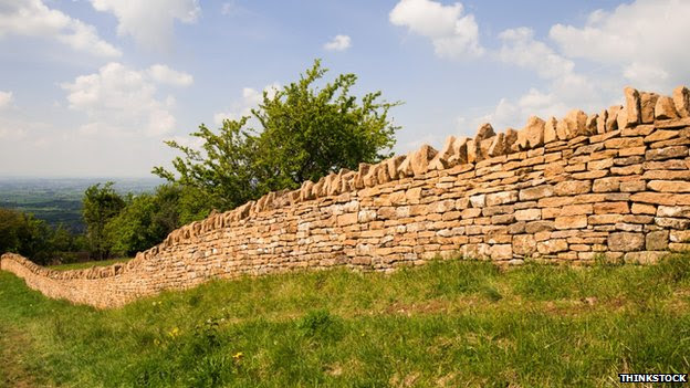Dry stone wall
