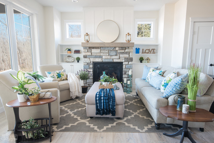 Traditional Coastal Cottage Living Room Reveal – Mom’s ...