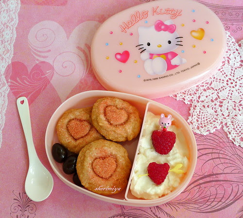 Valentine Snack Bento by sherimiya ♥
