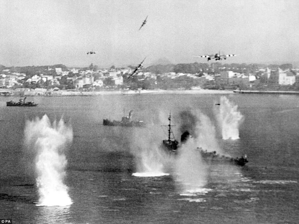 de Haviland Mosquito FB.VIs of 248 Squadron attacking a German 'M' Class minesweeper and two trawler-type auxiliaries in the mouth of the Gironde River, off Royan, France in 1944