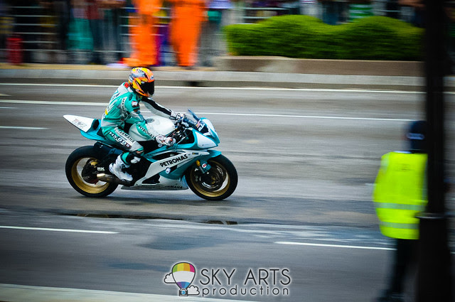 Petronas Motorsport Demo Run 2013 KLCC 17 March | TianChad.com