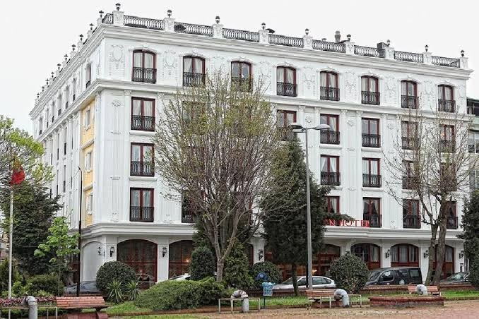 Deluxe Golden Horn Hotel