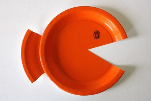 How to make DIY paper plate fish craft step by step tutorial instructions 6