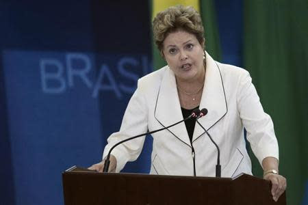 A presidente Dilma Rousseff fala durante a cerimônia de inauguração dos novos ministros no Palácio do Planalto em Brasília. 03/02/2014 REUTERS/Ueslei Marcelino