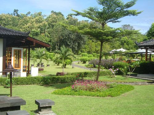Градината на Манохара хотел Борободур