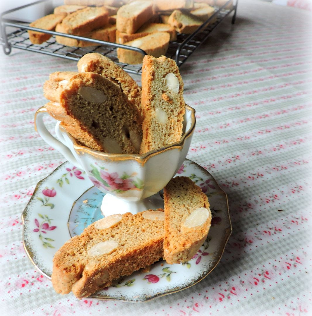 Spiced Cantuccini with Almonds Spiced Cantuccini with Almonds