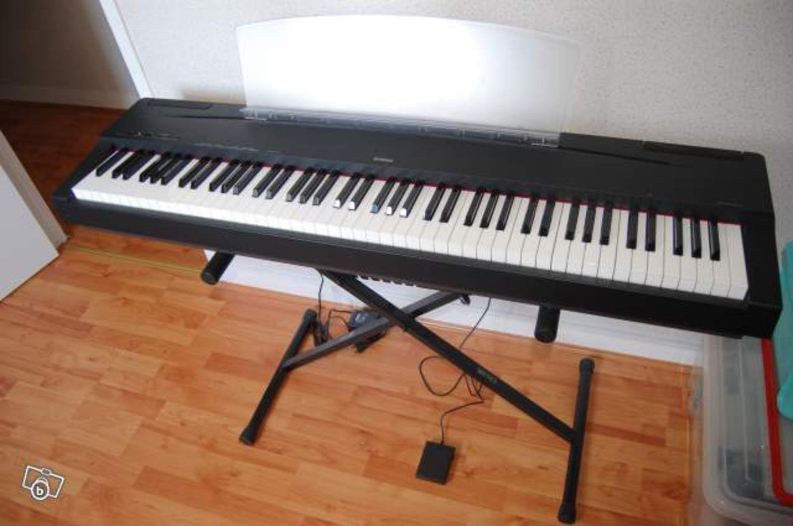 Piano Yamaha P70