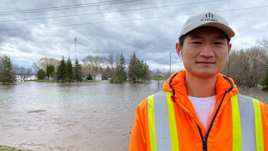 Manitobans in Red River Valley still grappling with 'devastating' flooding over windy weekend