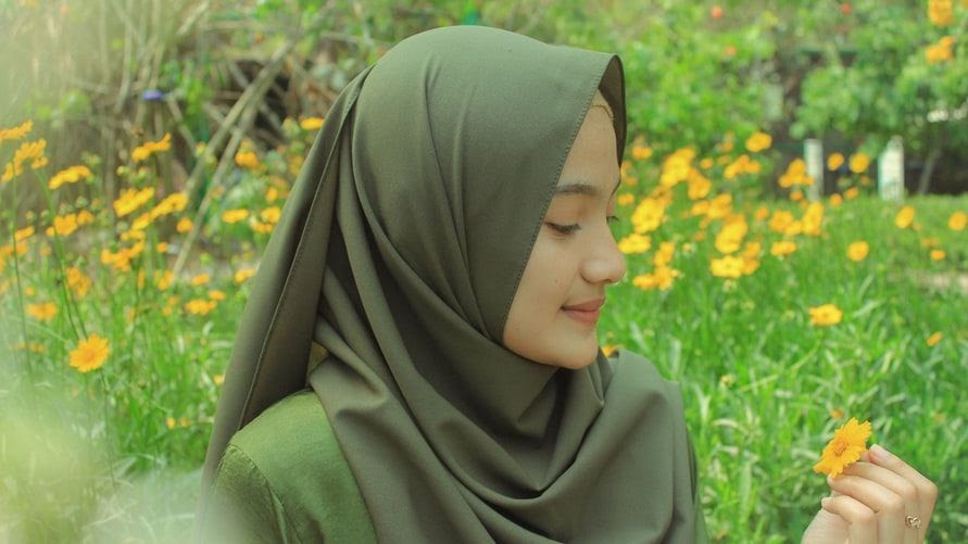  Gambar Perempuan Berhijab  Dari Samping Top 100 Gambar  