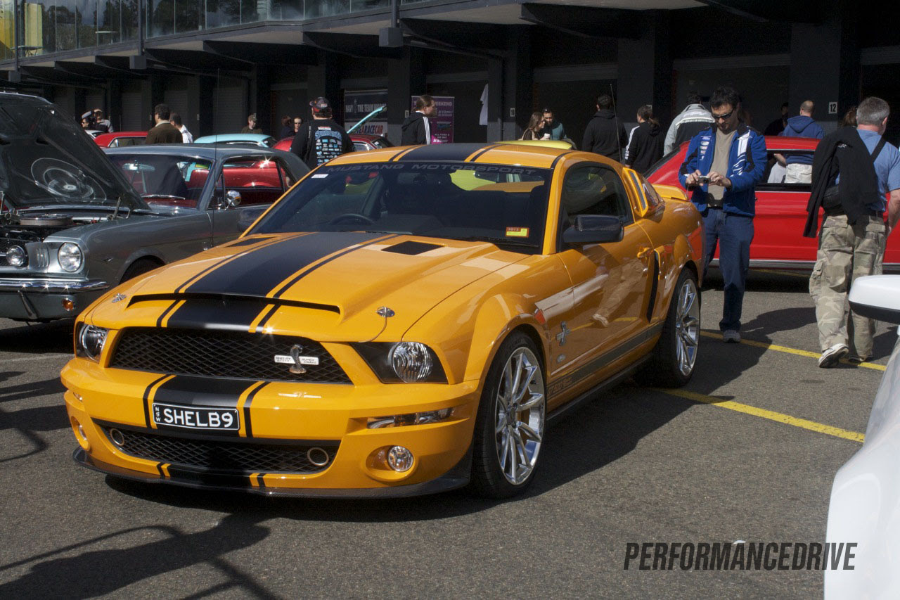 Ford Mustang Shelby gt500 оранжевый